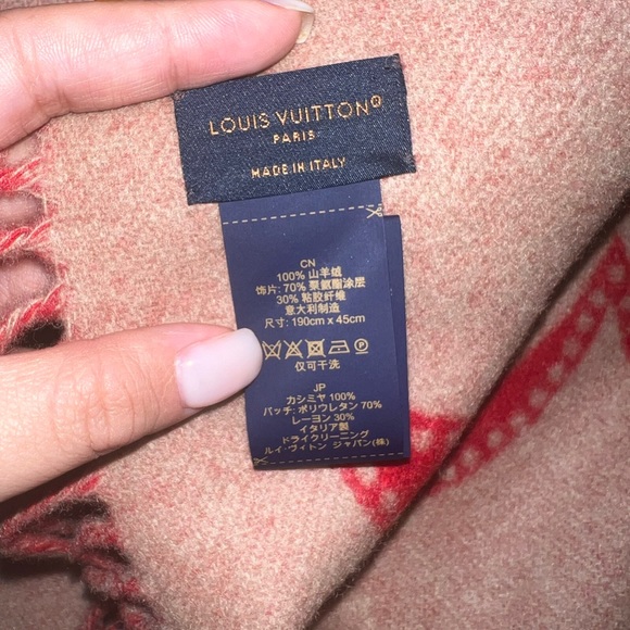 LV lunar new year rabbit scarf 🧣 🐇🧧 - Picture 6 of 7